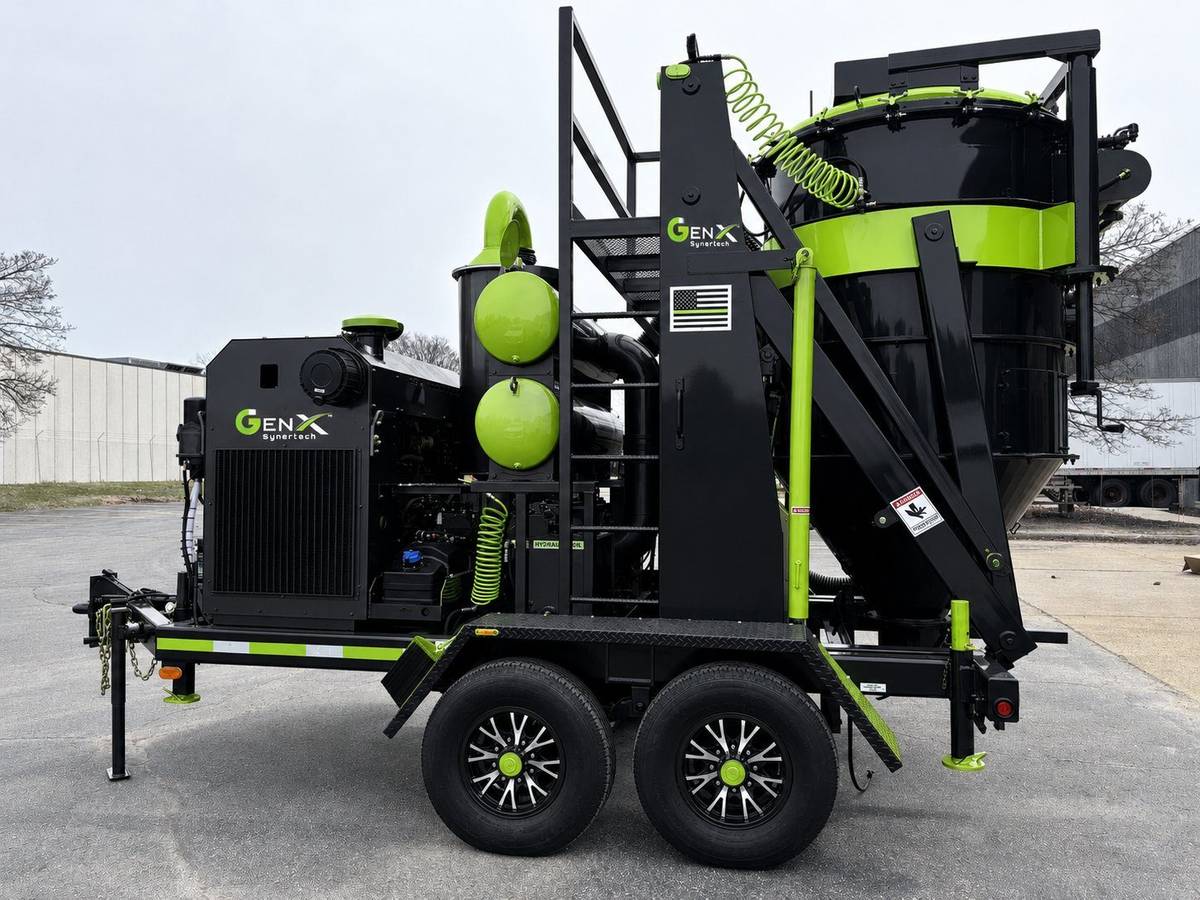 Heavy-duty vacuum skid blower unit with hydraulic dumping system
